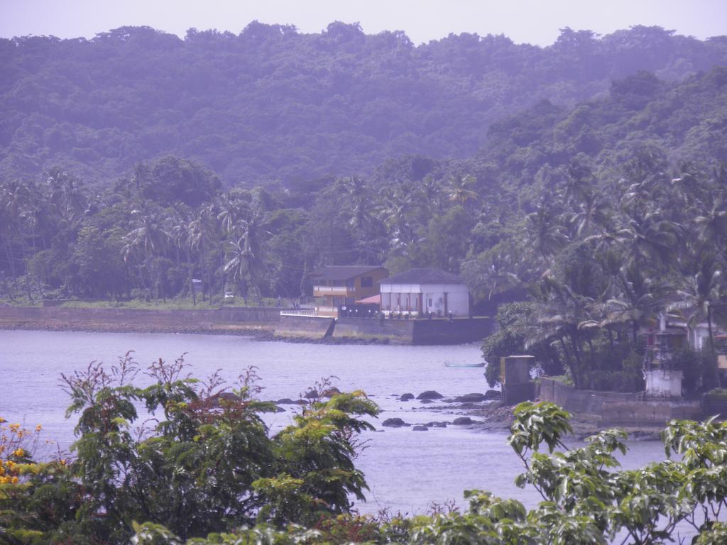 Hotel Mandovi باناجي المظهر الخارجي الصورة